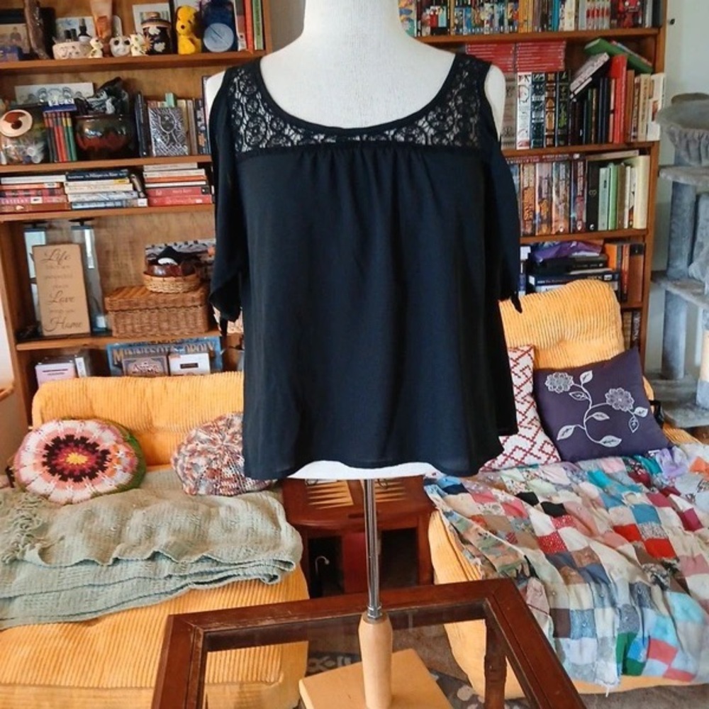 Womens Black Lace Yoke Cold-Shoulder Top